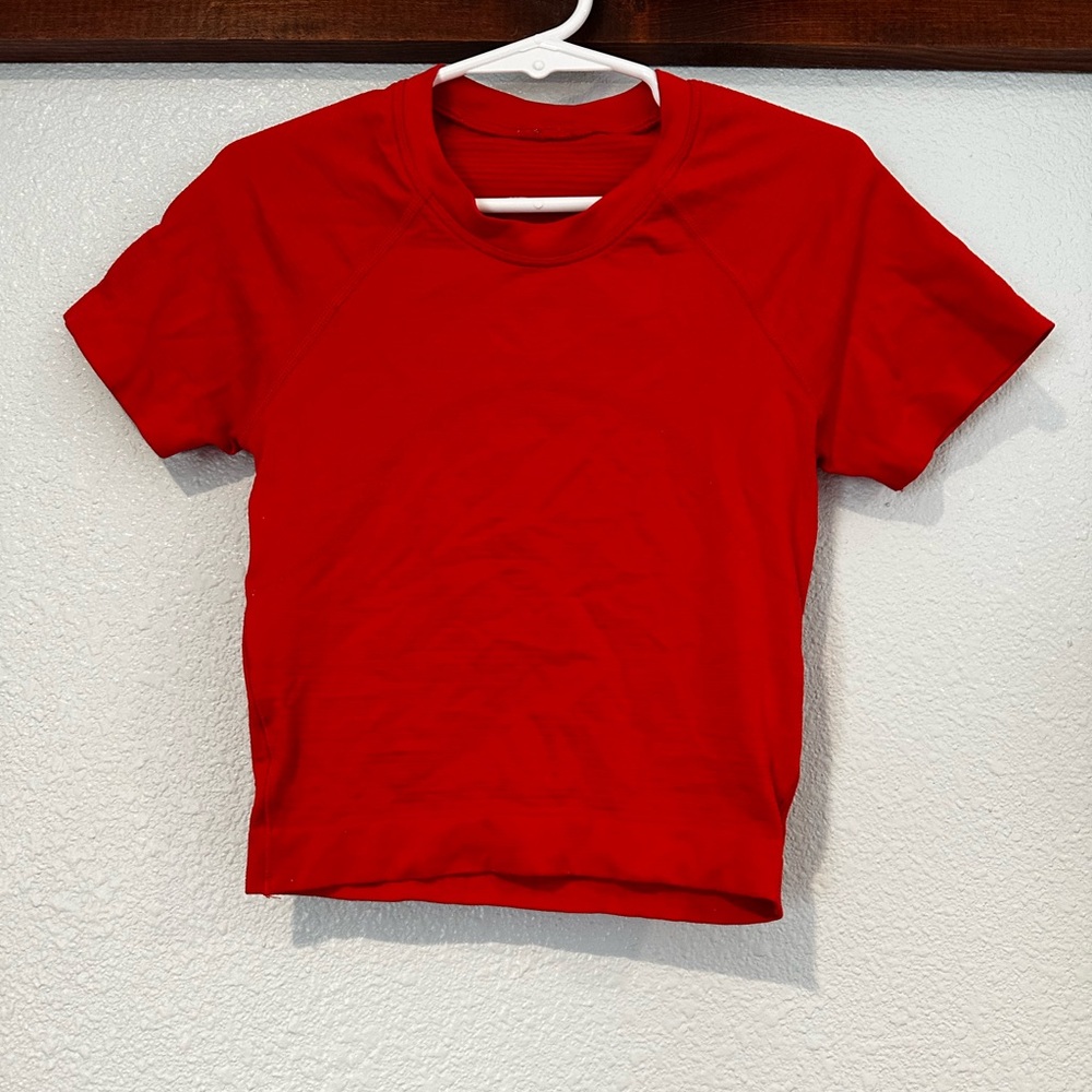 lululemon athletica Short Sleeve Tee in Red